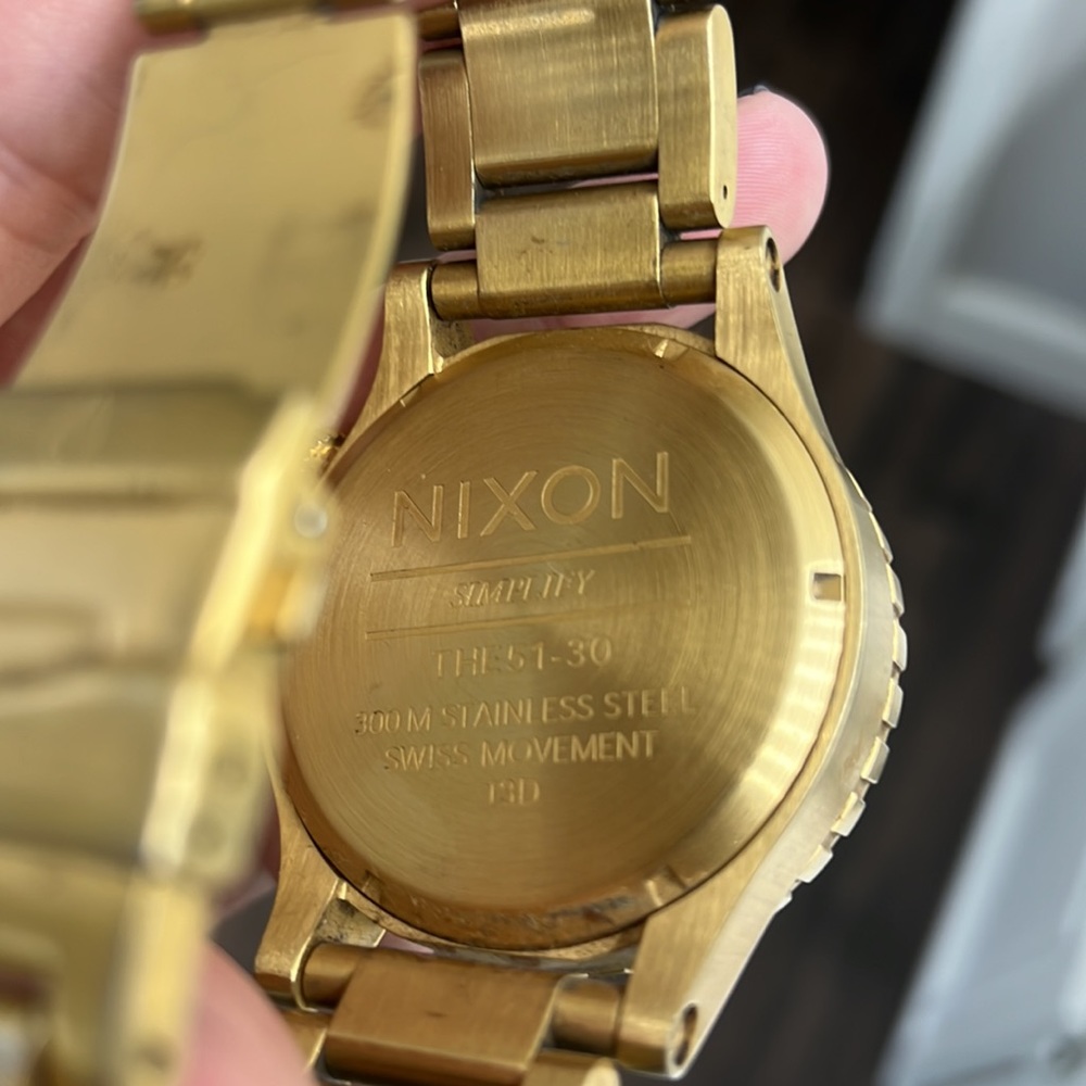Nixon Gold 51 30 watch - Picture 3 of 3